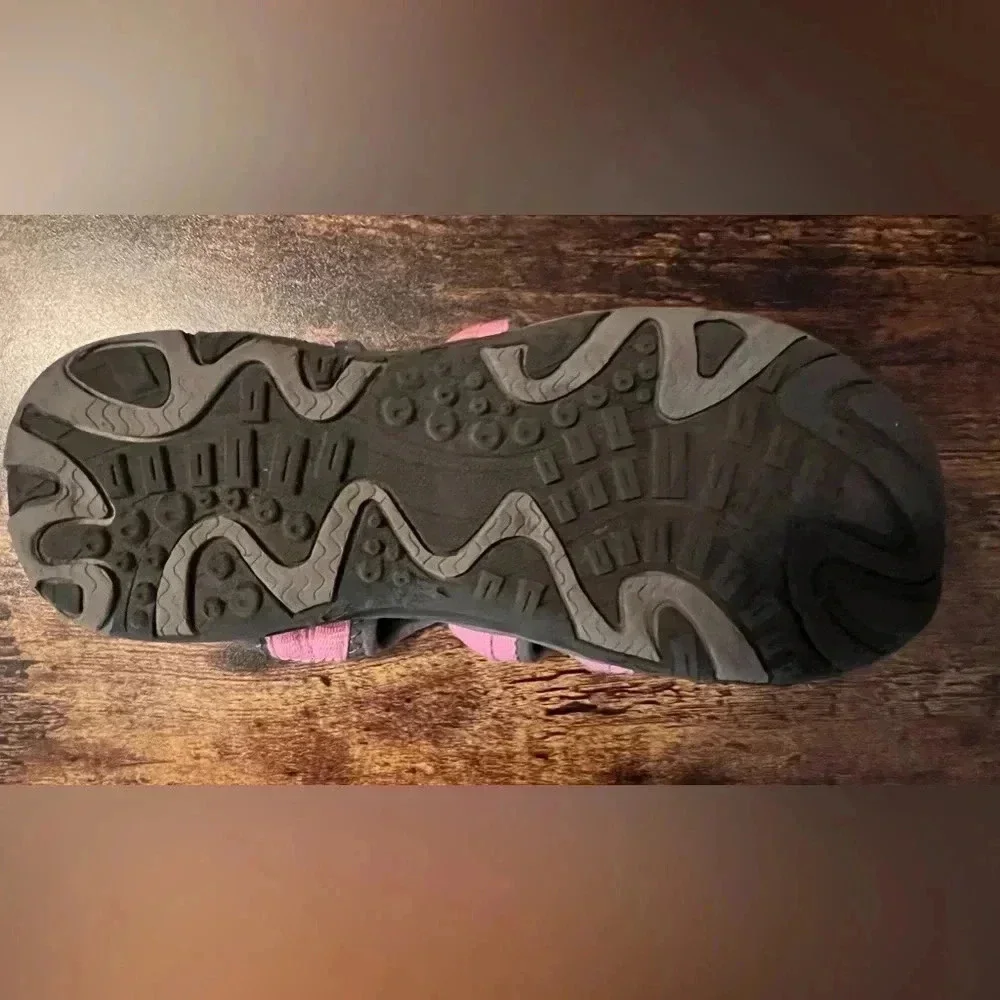 Bearpaw | Memuru youth hiker sandals. Size: 4.